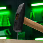 Молоток слесарный 800 г, квадратный боек, деревянная рукоятка Сибртех — изображение 8