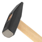 Молоток слесарный 800 г, квадратный боек, деревянная рукоятка Сибртех — изображение 3